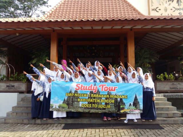 Study Tour 2017 Goes To Yogyakarta